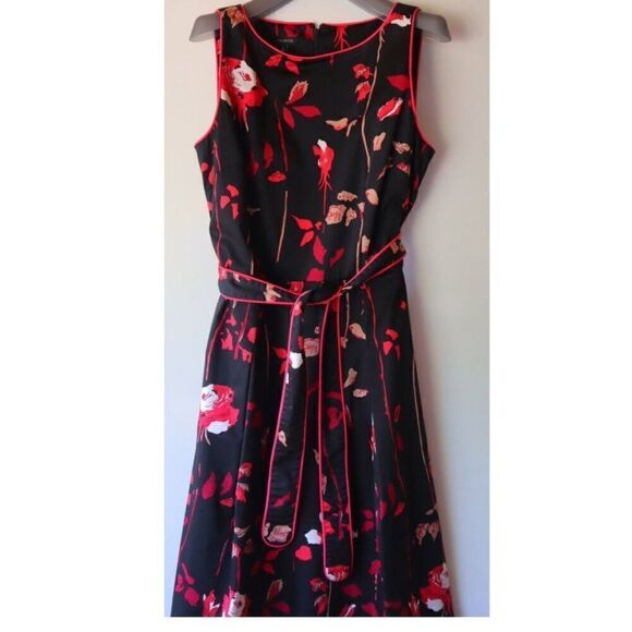 Talbots Dresses & Skirts - Talbots Floral Drop Waist Dress Size 10